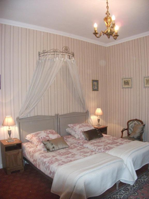 Chateau De Belle-Vue Bed and Breakfast Sainte-Cécile Habitación foto