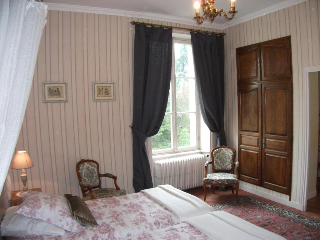 Chateau De Belle-Vue Bed and Breakfast Sainte-Cécile Habitación foto