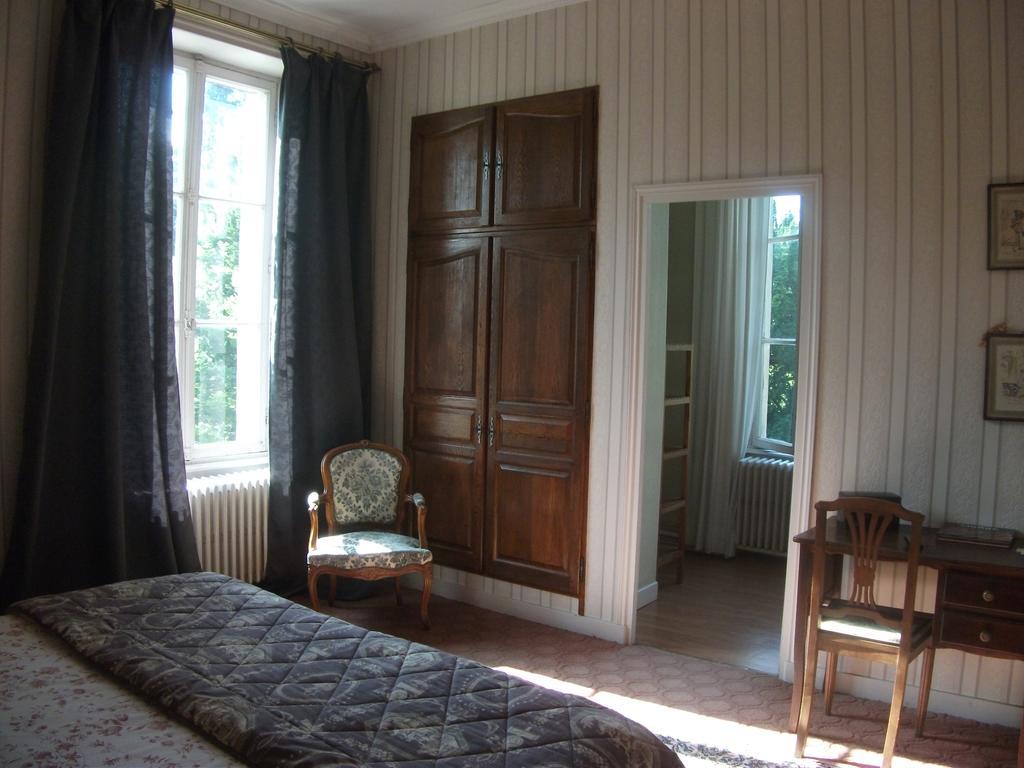 Chateau De Belle-Vue Bed and Breakfast Sainte-Cécile Habitación foto